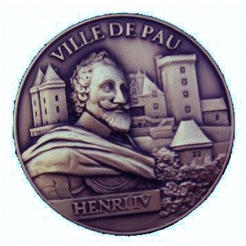 La medaille de bronze de la ville de Pau décernée en 1994 a Colette. La medaille d'or décernée en 2005 a Gisele.